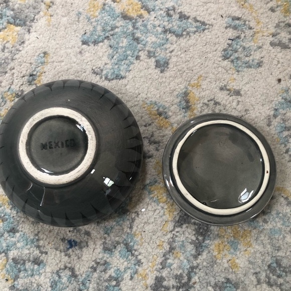 Mexican / pottery trinket dish with lid/ water color floral design - Picture 5 of 7